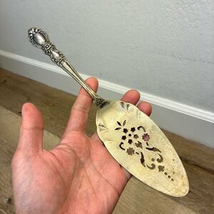 Vintage 1847 Rogers Bros Heritage Silverplate Fish / Serving Server Slotted